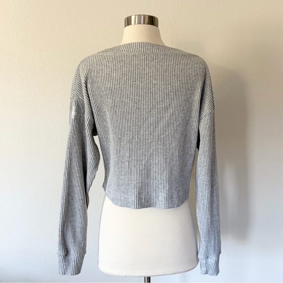 ALO Yoga Muse Ribbed Cropped Pullover Gray S - Picture 5 of 6